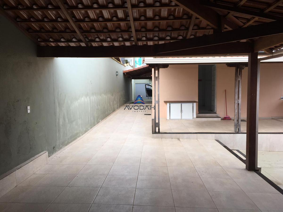 Casa à venda com 2 quartos, 200m² - Foto 12