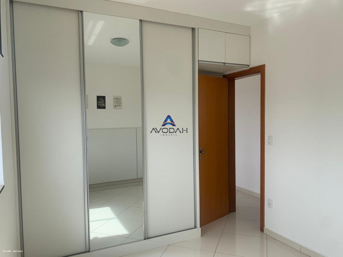 Apartamento à venda com 2 quartos, 70m² - Foto 1