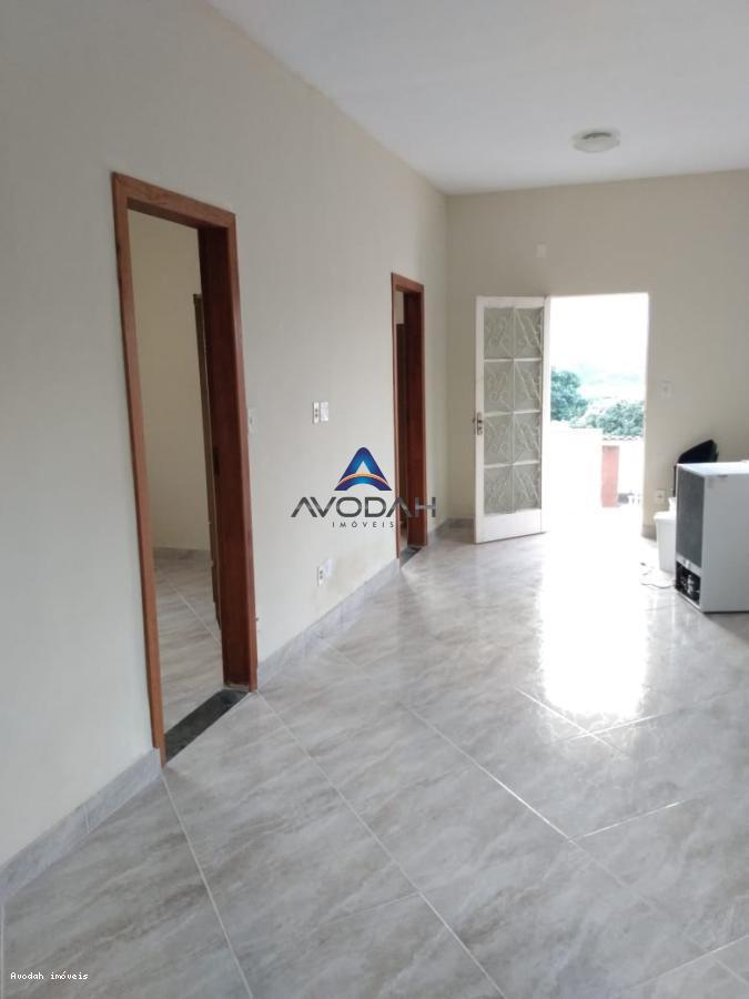 Casa para alugar com 4 quartos, 360m² - Foto 2