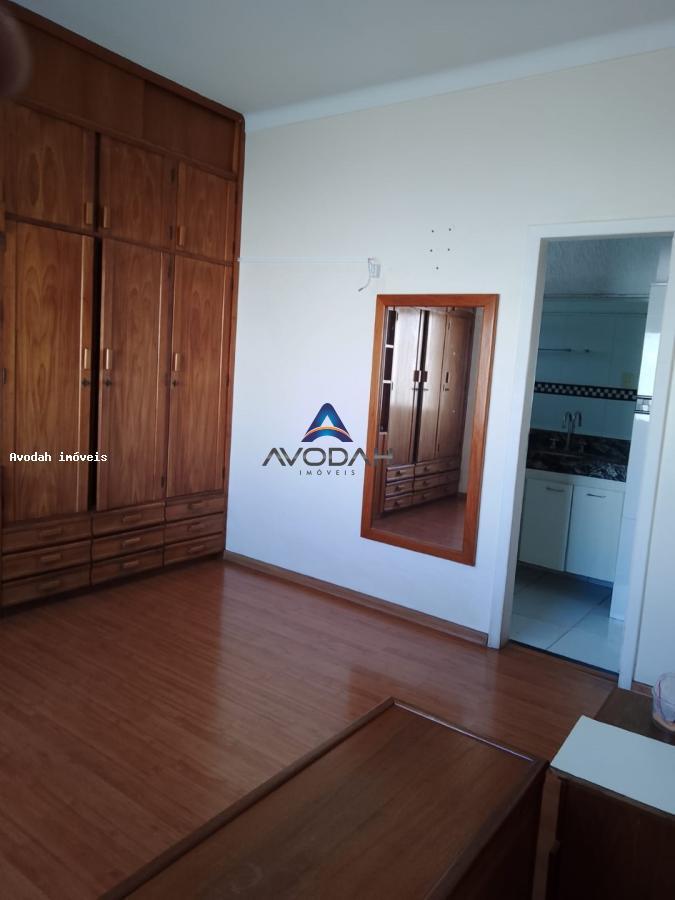 Casa para alugar com 3 quartos, 200m² - Foto 5