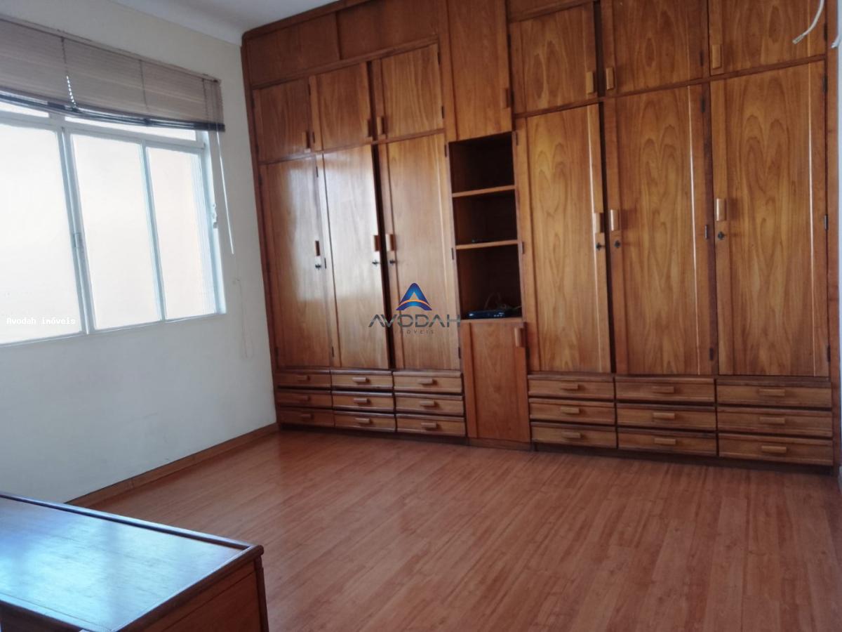 Casa para alugar com 3 quartos, 200m² - Foto 6