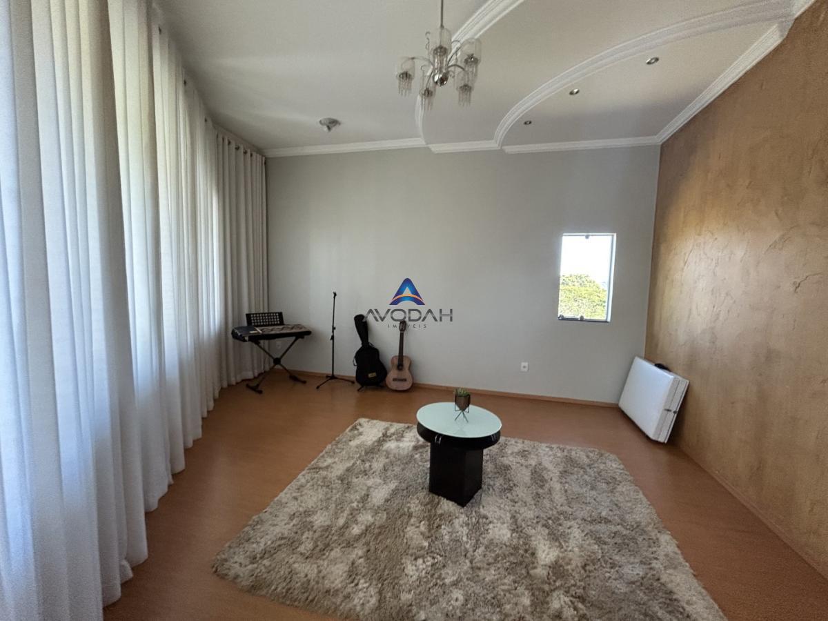 Casa à venda com 4 quartos, 580m² - Foto 44