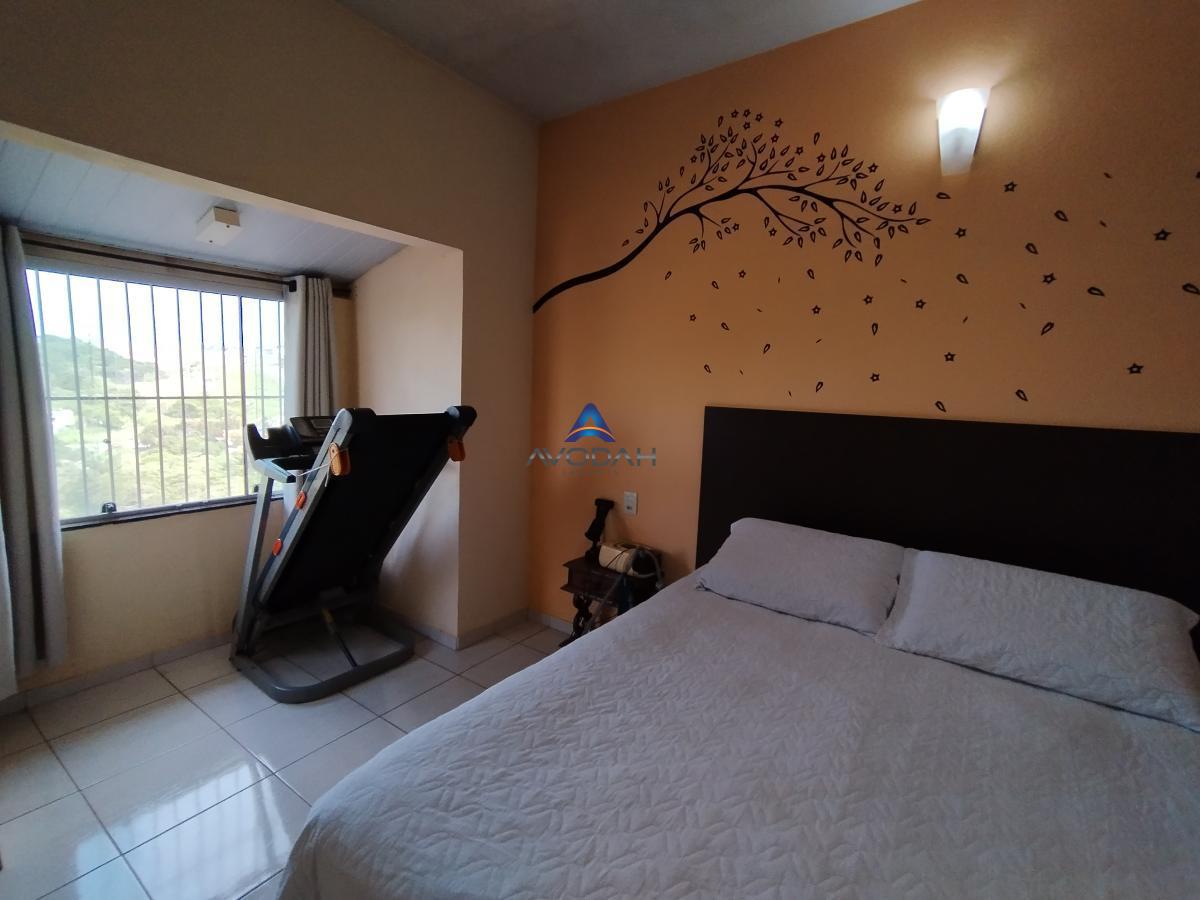 Casa à venda com 3 quartos, 360m² - Foto 12