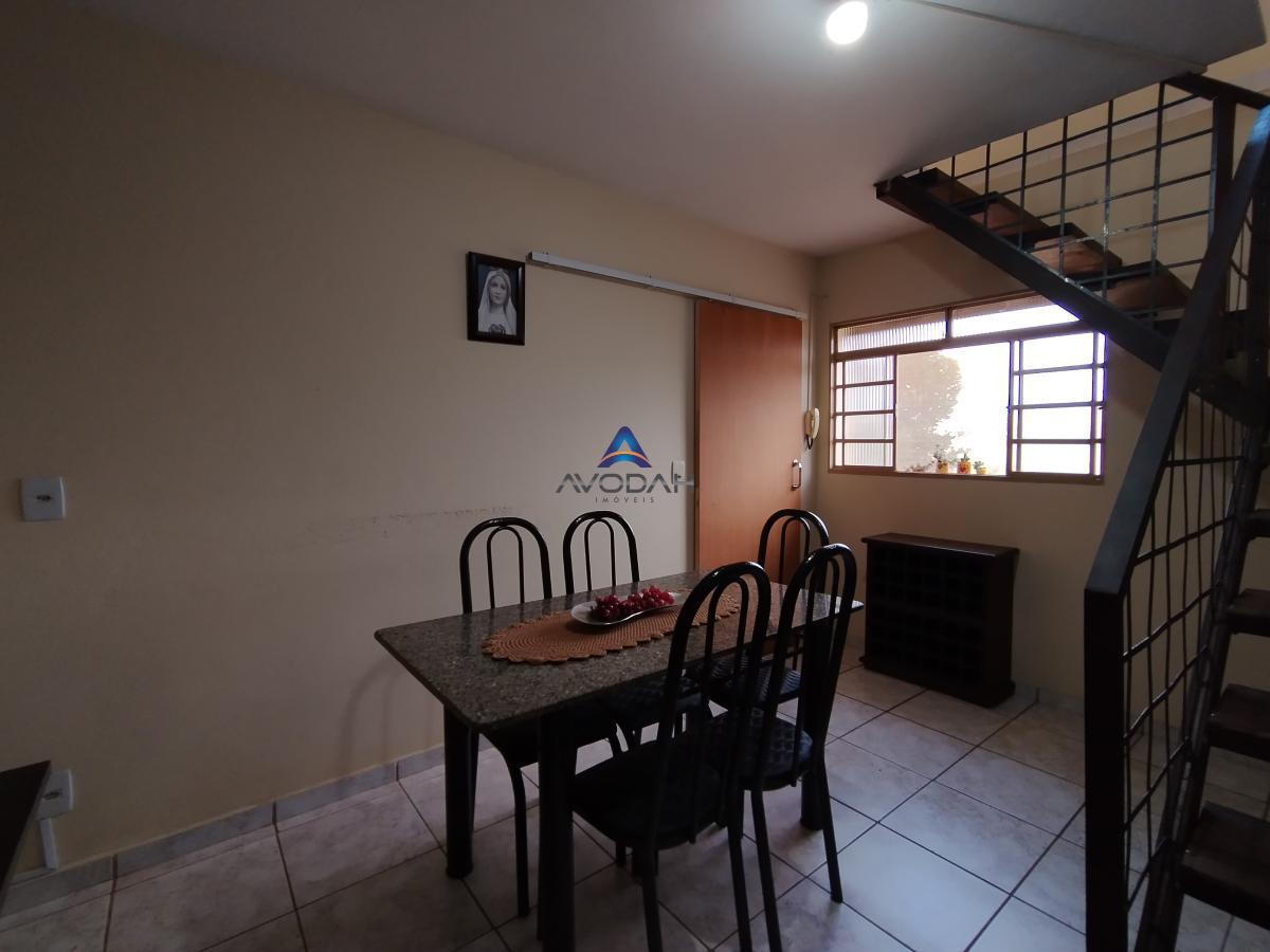 Casa à venda com 3 quartos, 360m² - Foto 26