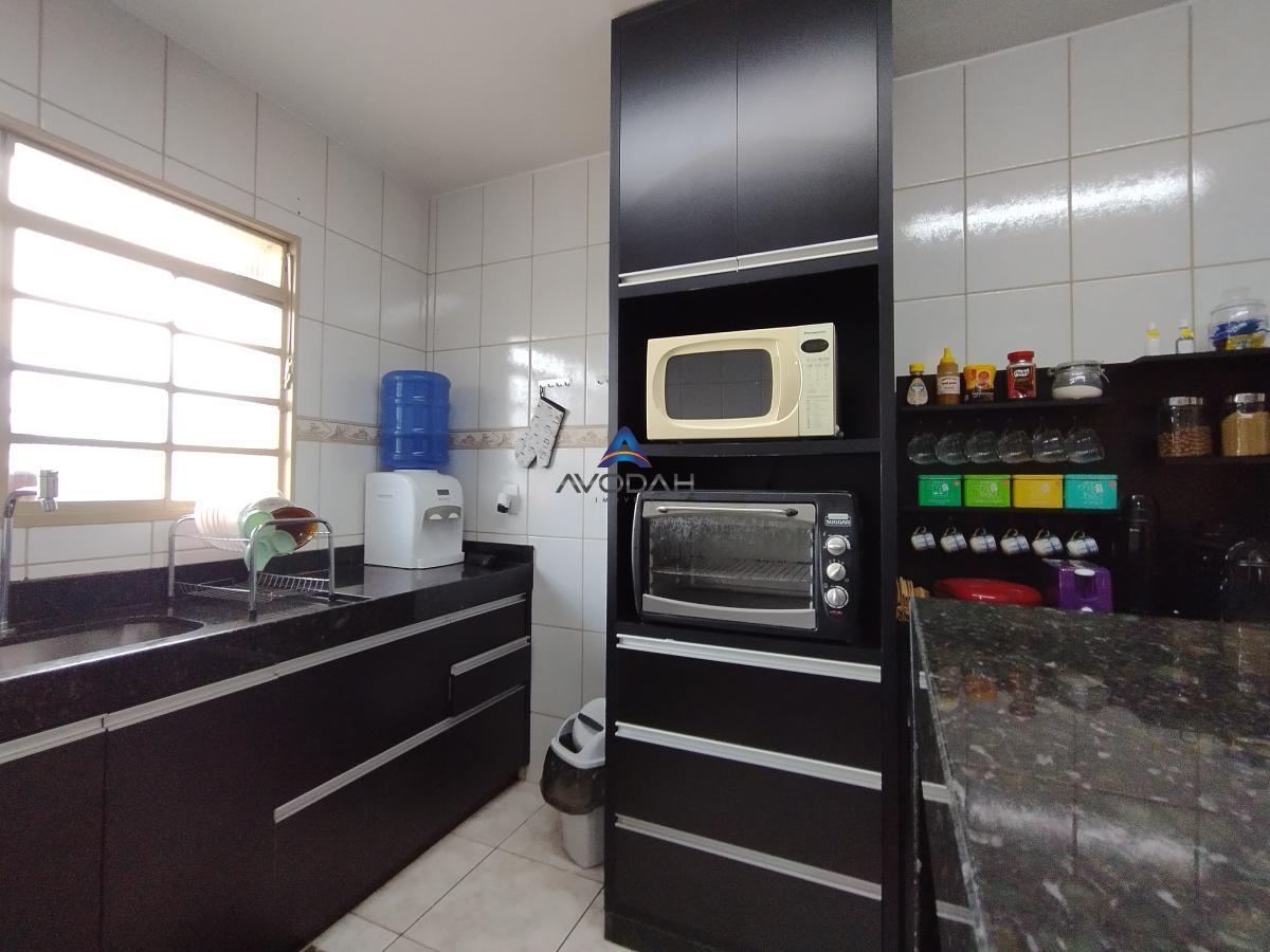 Casa à venda com 3 quartos, 360m² - Foto 28