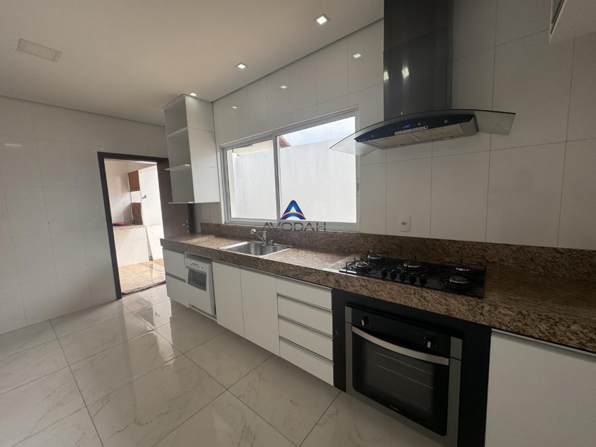 Casa à venda com 6 quartos, 376m² - Foto 9