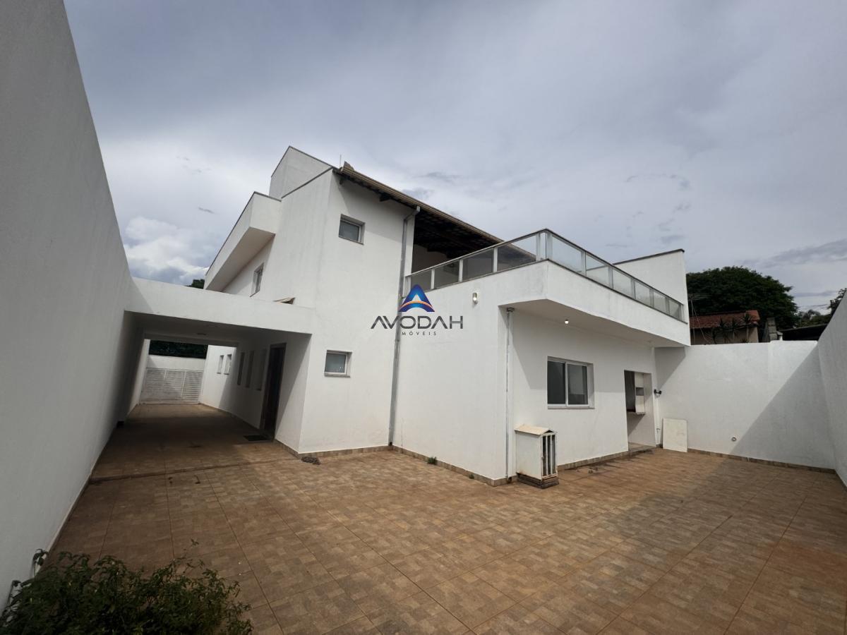 Casa à venda com 6 quartos, 376m² - Foto 12