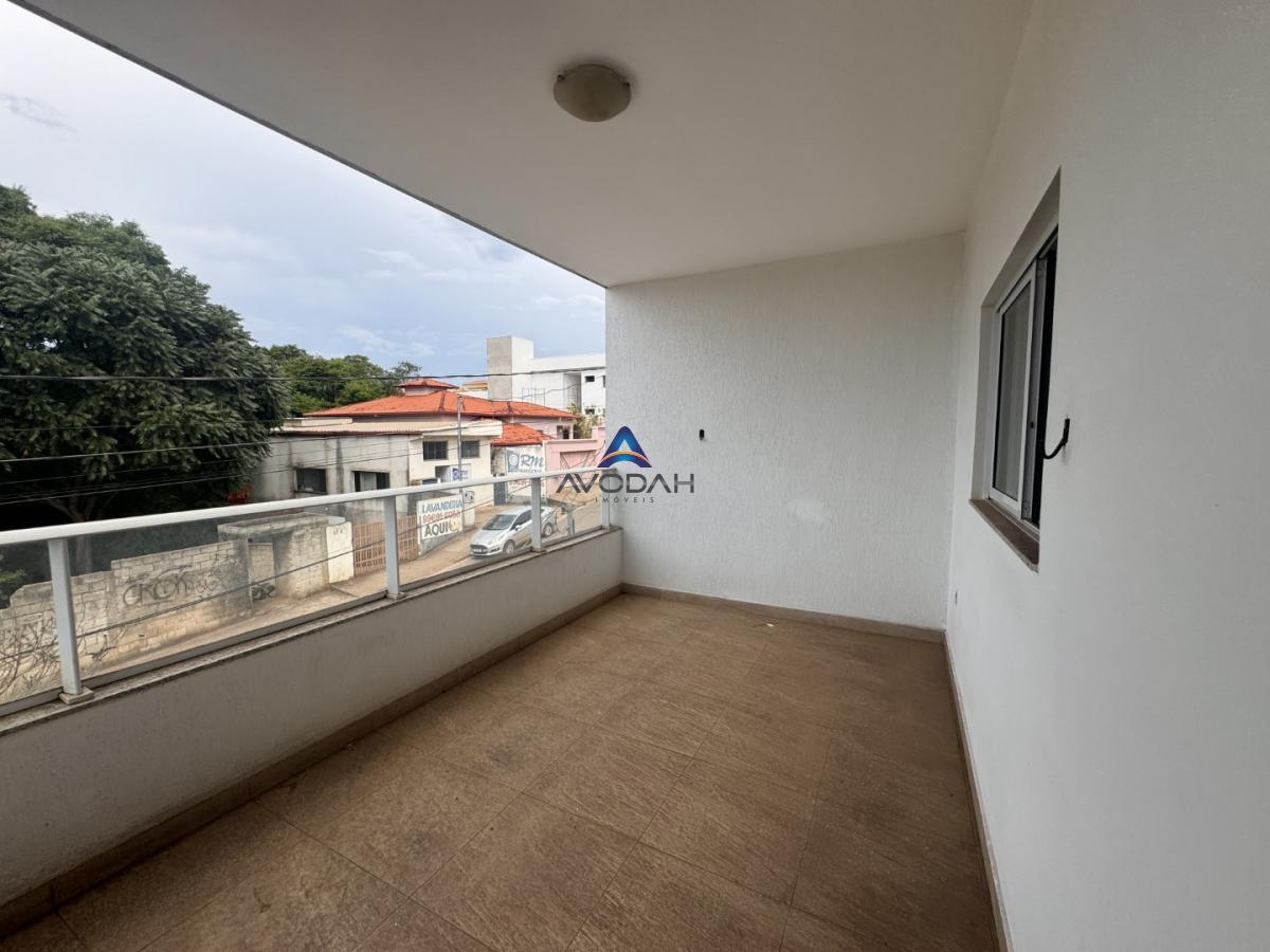 Casa à venda com 6 quartos, 376m² - Foto 13