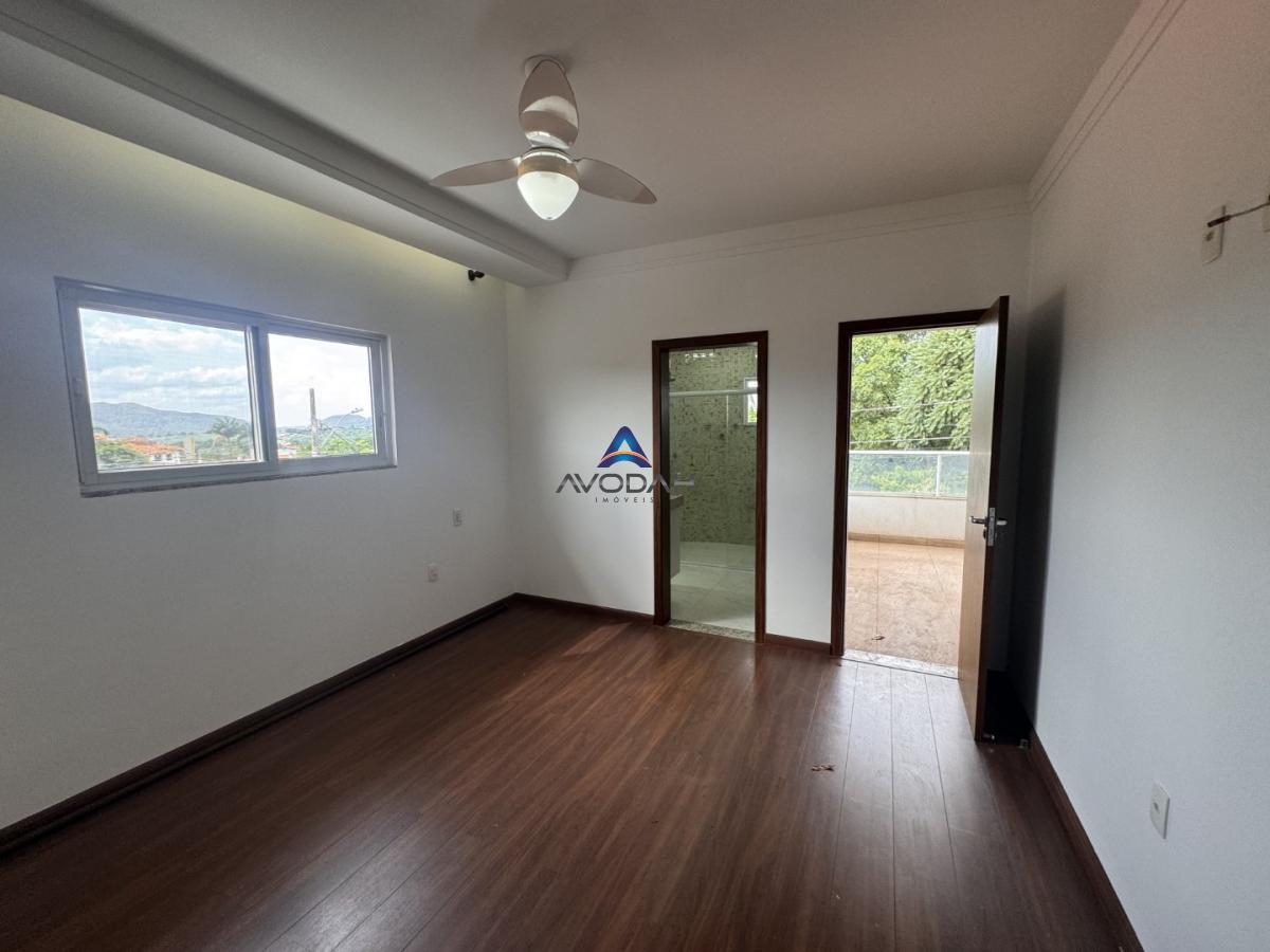 Casa à venda com 6 quartos, 376m² - Foto 22