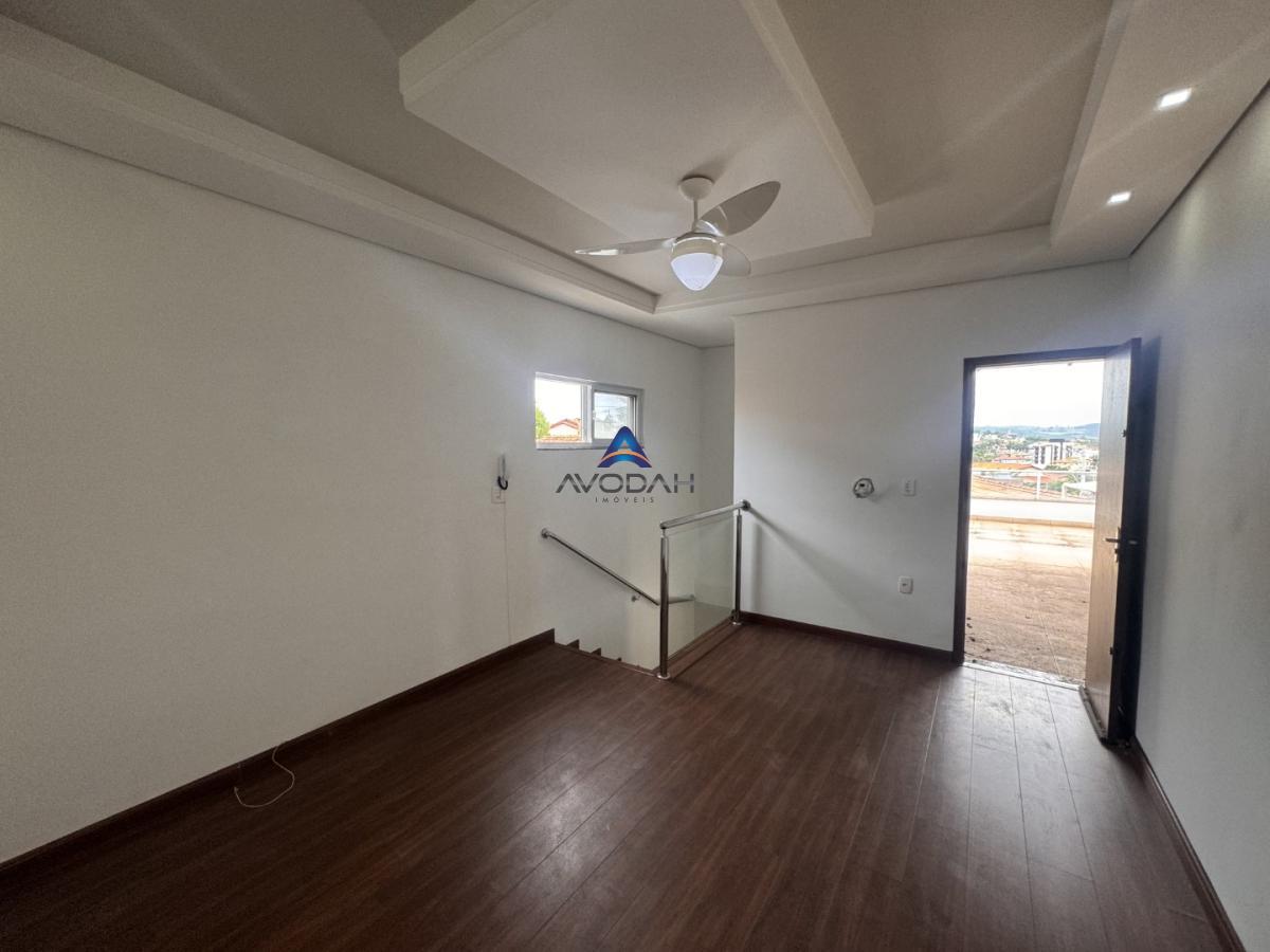 Casa à venda com 6 quartos, 376m² - Foto 25