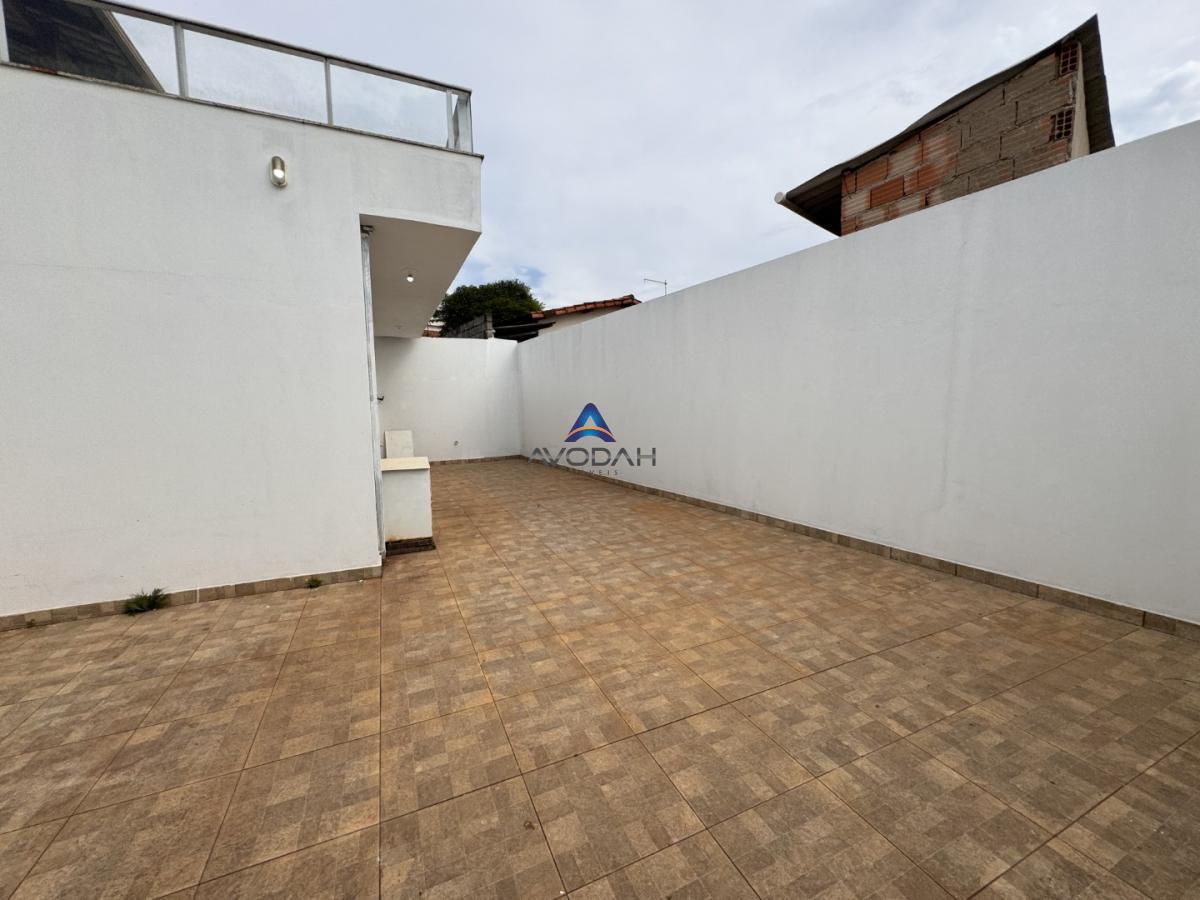 Casa à venda com 6 quartos, 376m² - Foto 32