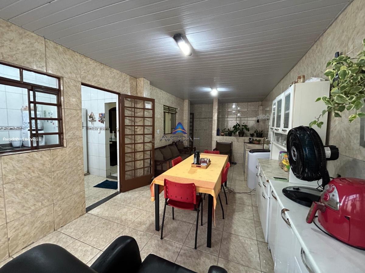 Casa à venda com 4 quartos, 360m² - Foto 12