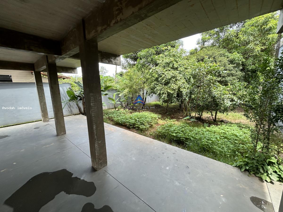 Casa à venda com 3 quartos, 360m² - Foto 4