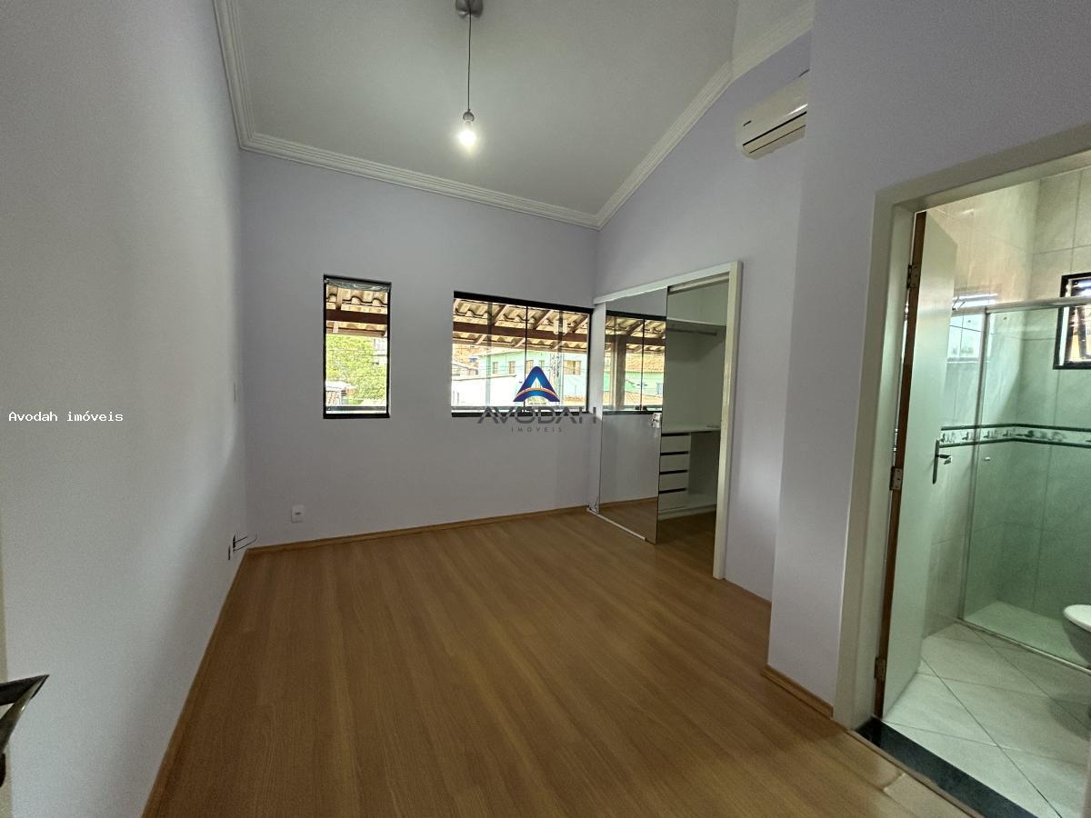 Casa à venda com 3 quartos, 360m² - Foto 26