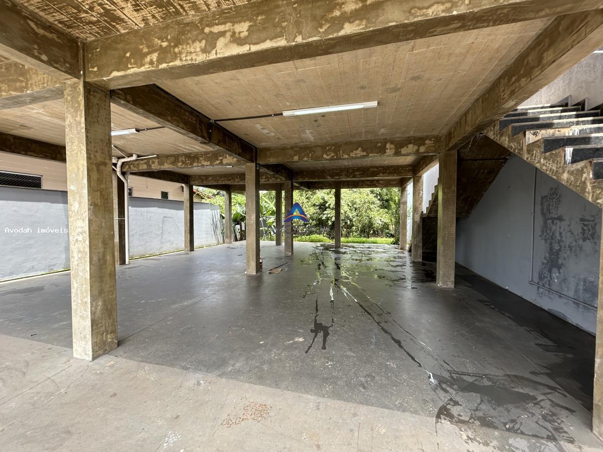 Casa à venda com 3 quartos, 360m² - Foto 31