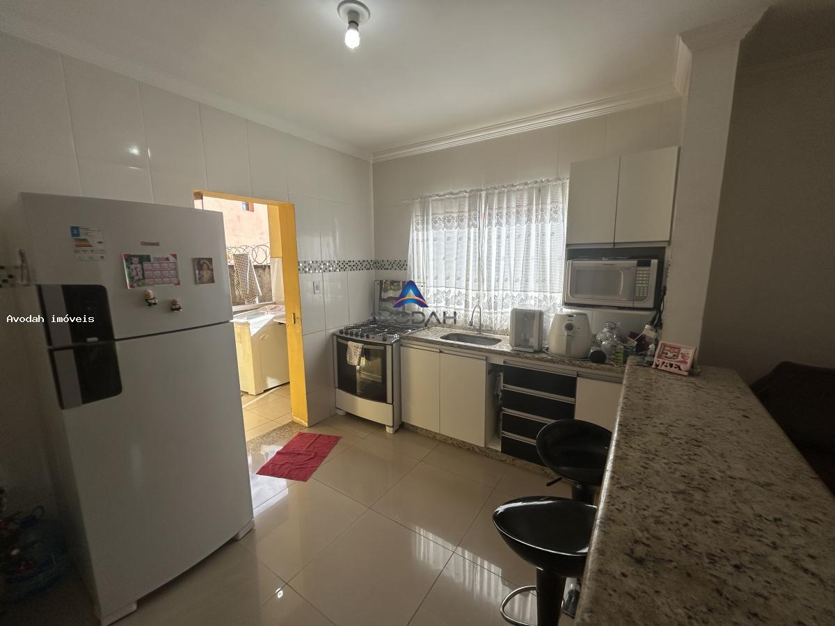 Casa à venda com 2 quartos, 90m² - Foto 15