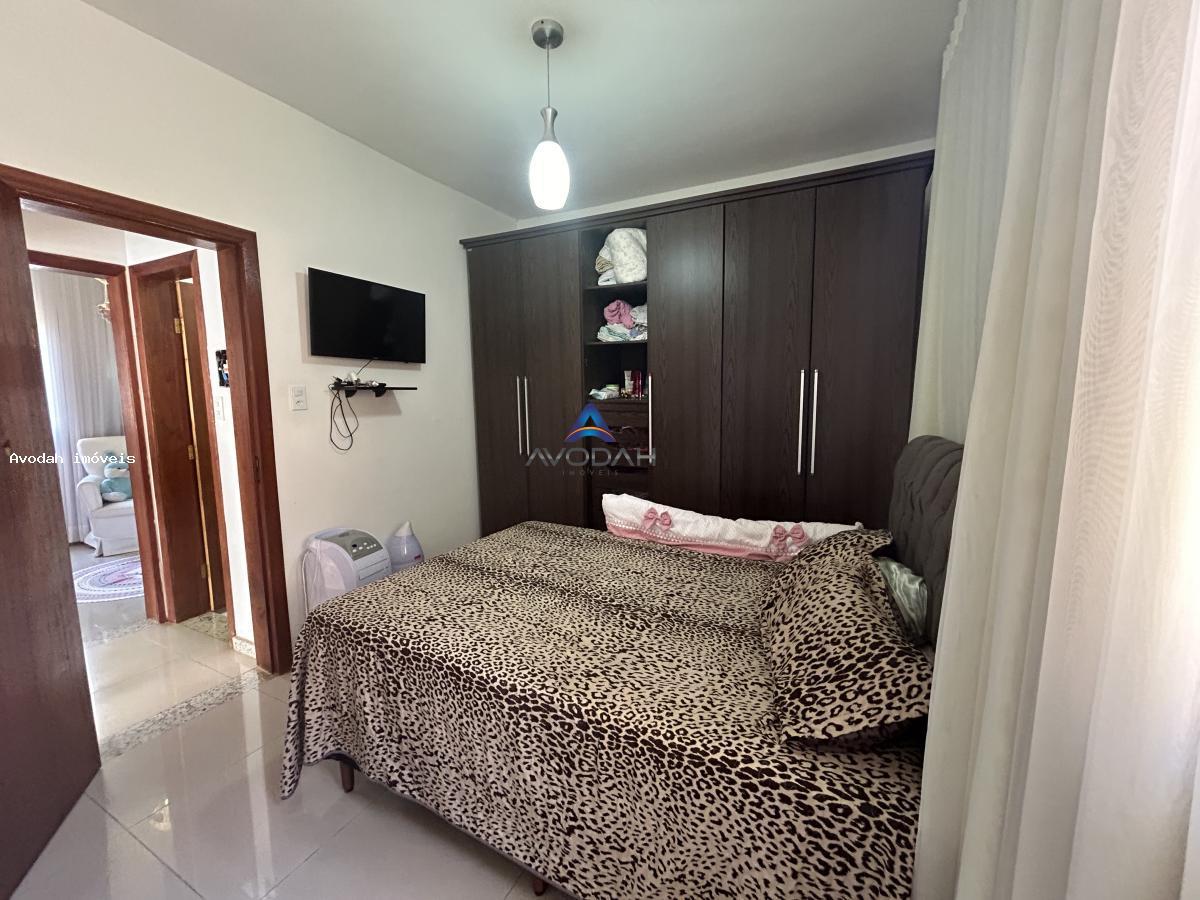 Casa à venda com 2 quartos, 90m² - Foto 18