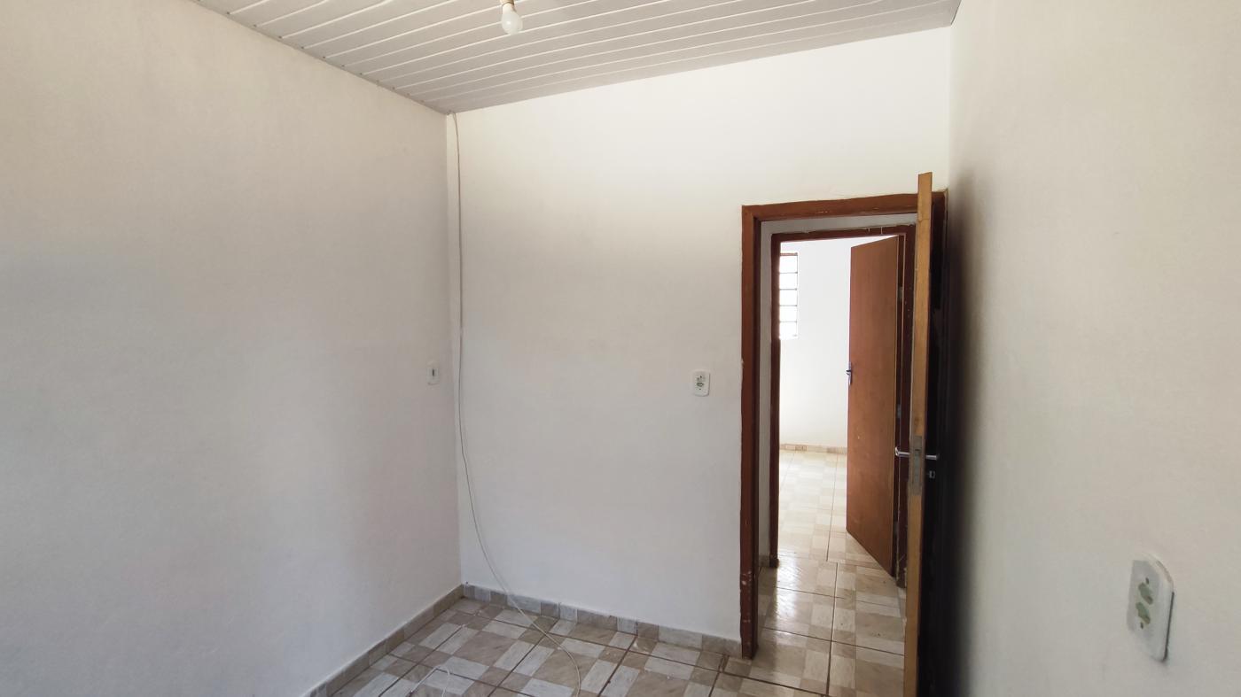 Casa para alugar com 2 quartos, 300m² - Foto 7