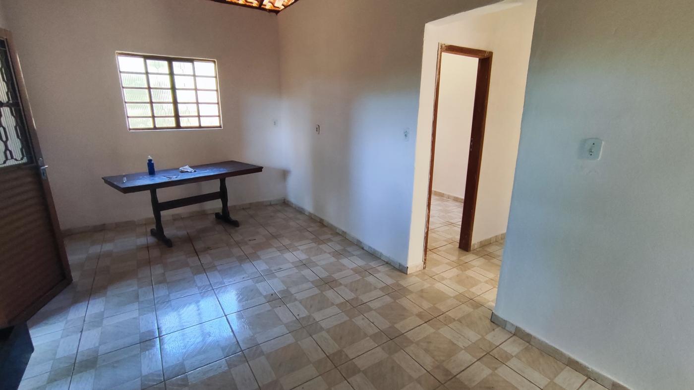 Casa para alugar com 2 quartos, 300m² - Foto 12