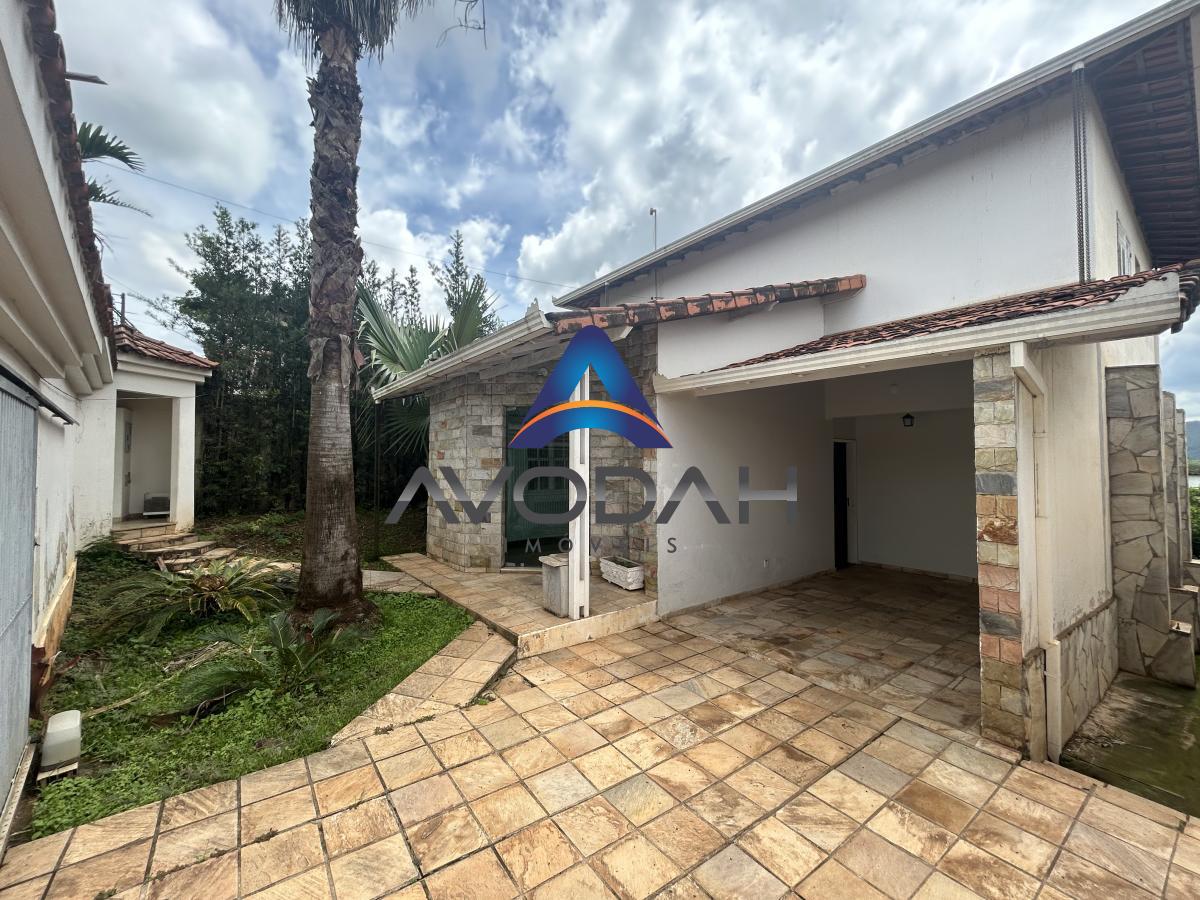 Casa à venda com 4 quartos, 360m² - Foto 1