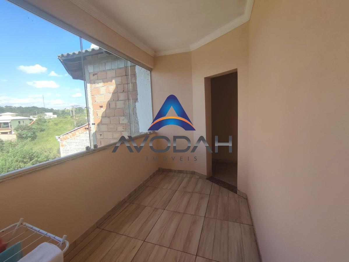 Casa à venda com 3 quartos, 300m² - Foto 1