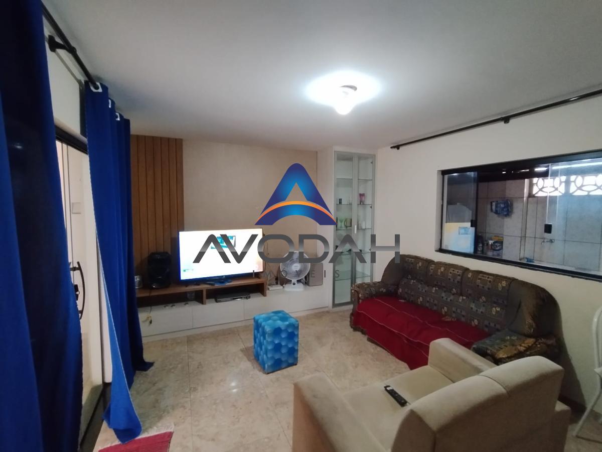 Casa à venda com 3 quartos, 360m² - Foto 2