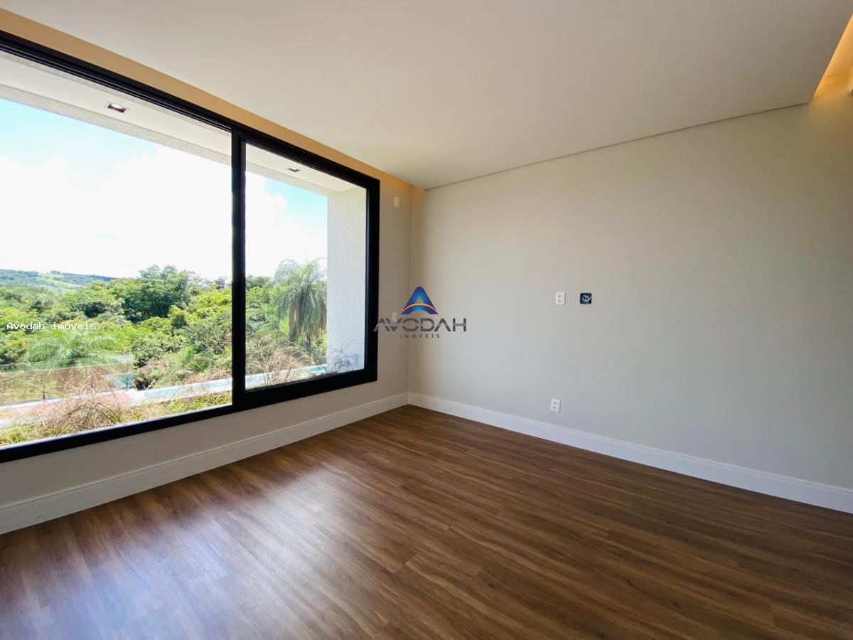 Casa à venda com 4 quartos, 1000m² - Foto 26