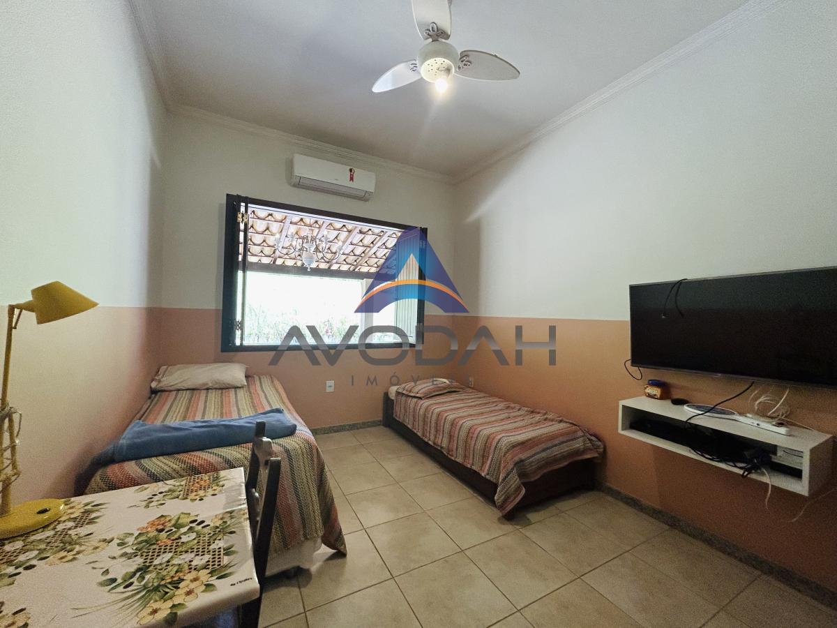 Chácara à venda com 5 quartos, 21m² - Foto 35