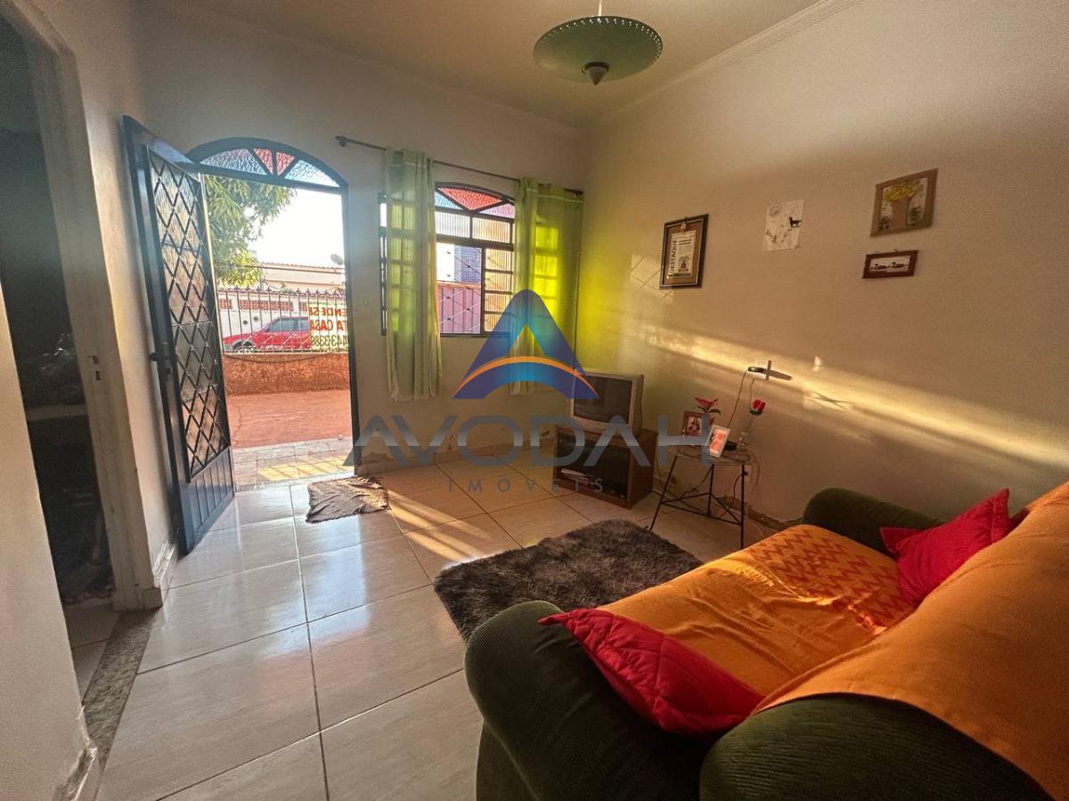 Casa à venda com 3 quartos, 120m² - Foto 3