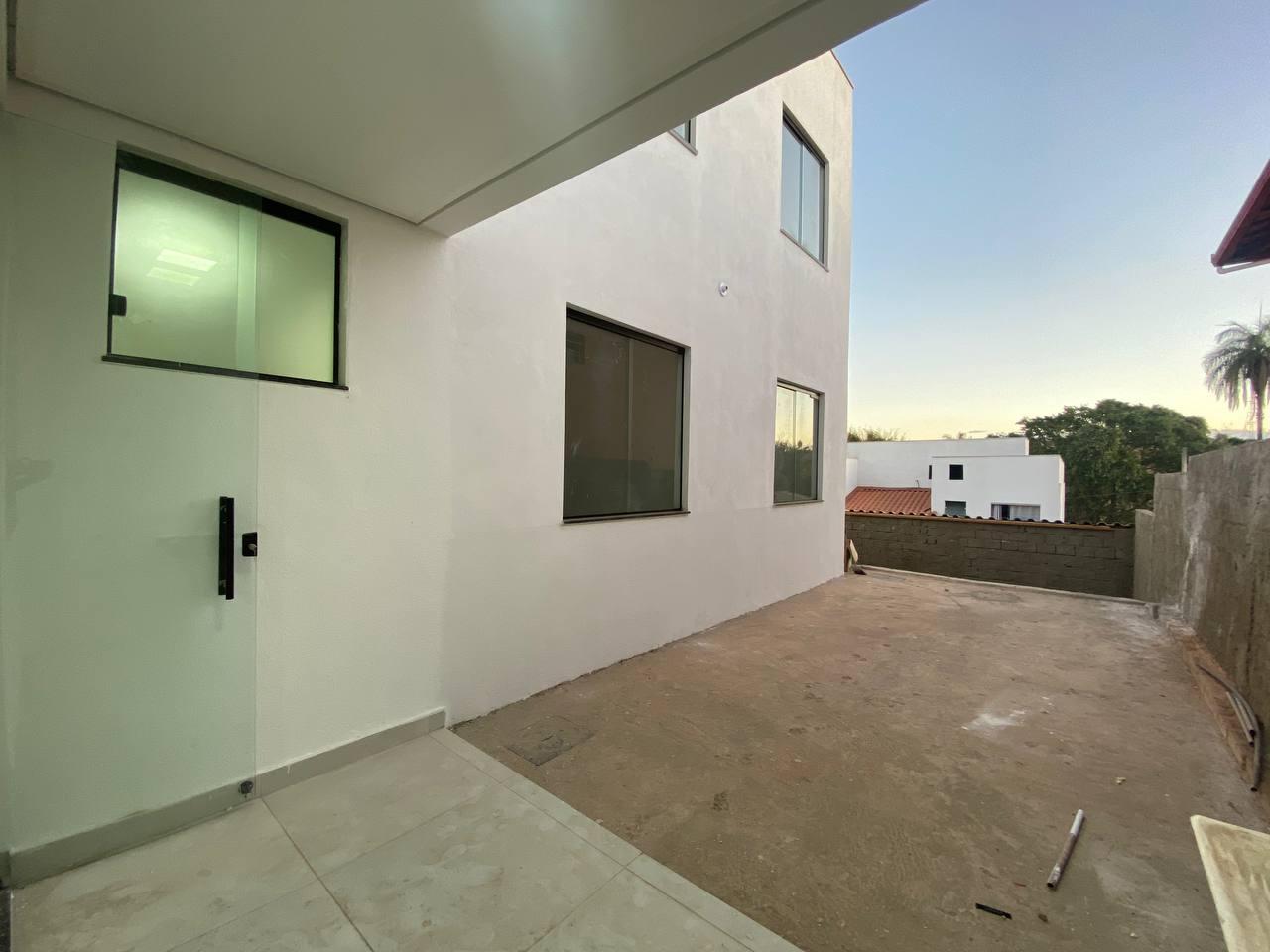 Casa à venda com 2 quartos, 120m² - Foto 12